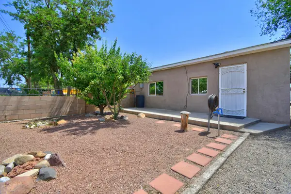 2908 Carlton Street Nw, Albuquerque, NM 87107