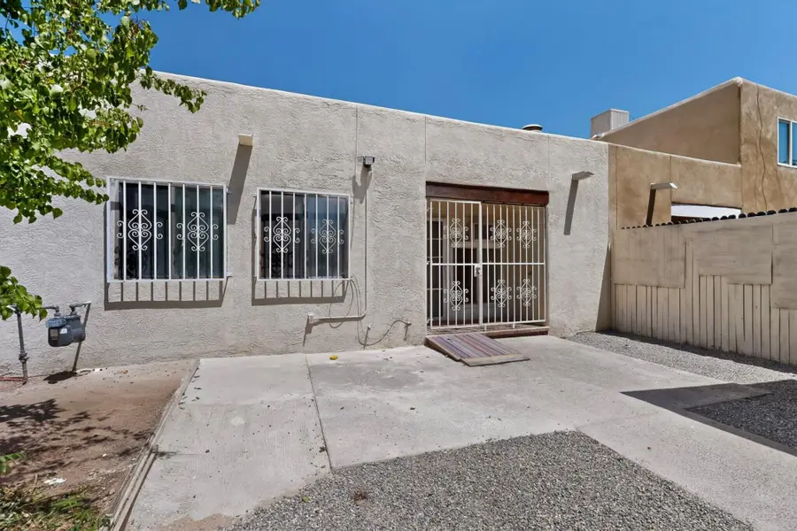 250 La Vida Nueva Del Oeste Sw, Albuquerque, NM 87105 - #2