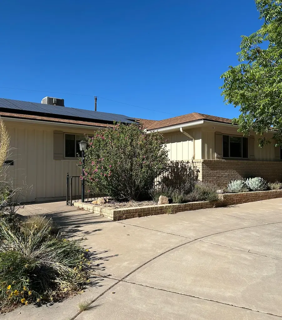 7101 Edwina Avenue Ne, Albuquerque, NM 87110 - #2