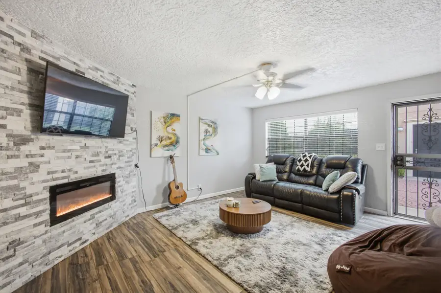 6041 Sequoia Road Nw #APT C13, Albuquerque, NM 87120 - #3