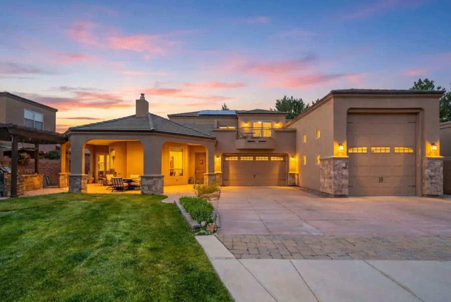 323 Nuevo Hacienda Lane Nw, Los Ranchos De Albuquerque, NM 87107 - #2