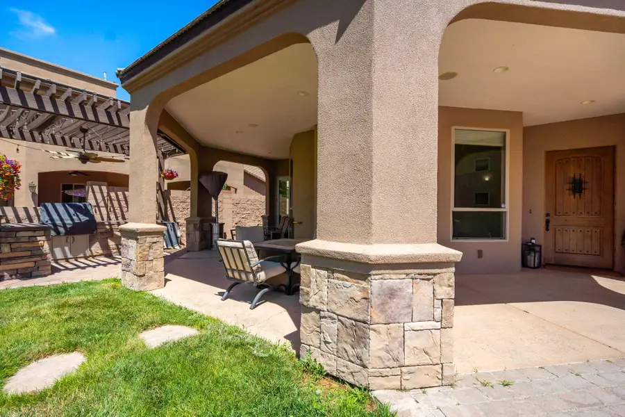 323 Nuevo Hacienda Lane Nw, Los Ranchos De Albuquerque, NM 87107 - #3