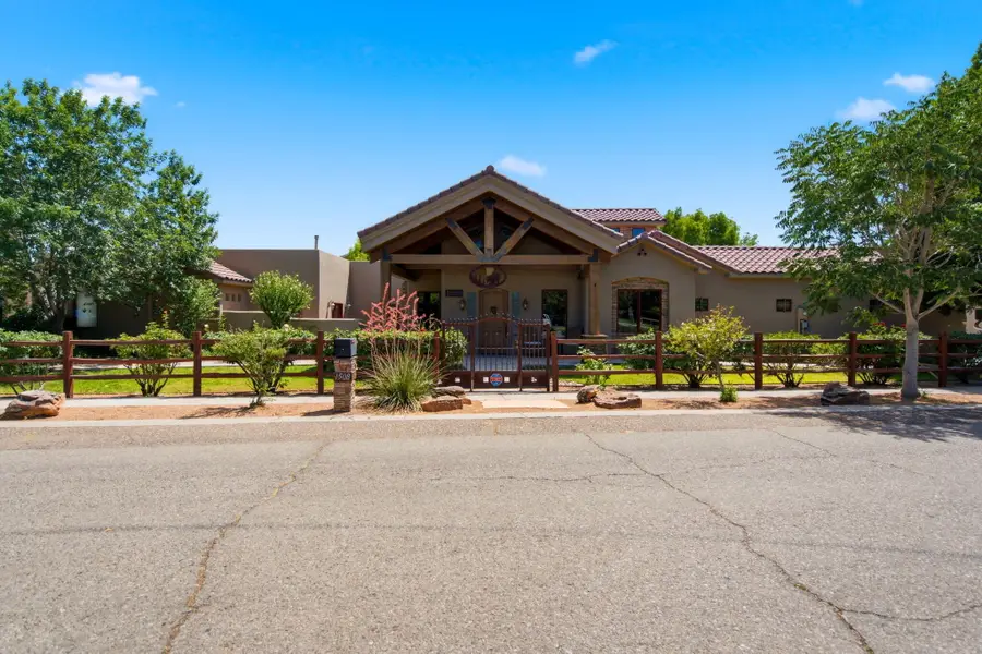 1508 Douglas Macarthur Road Nw, Albuquerque, NM 87107 - #2
