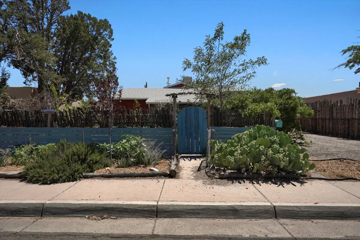 806 Delamar Avenue Nw, Albuquerque, NM 87107 - #1