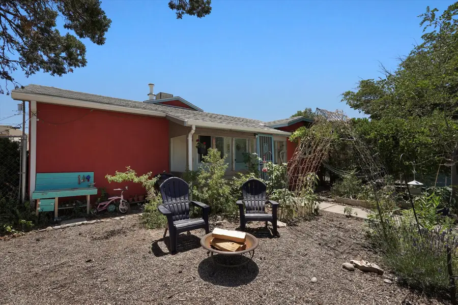 806 Delamar Avenue Nw, Albuquerque, NM 87107 - #3