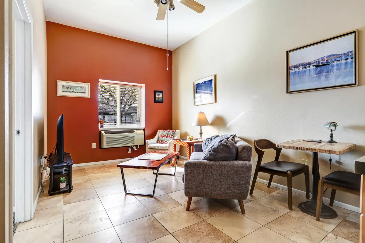 351 Washington Street Se #102, Albuquerque, NM 87108 - #1