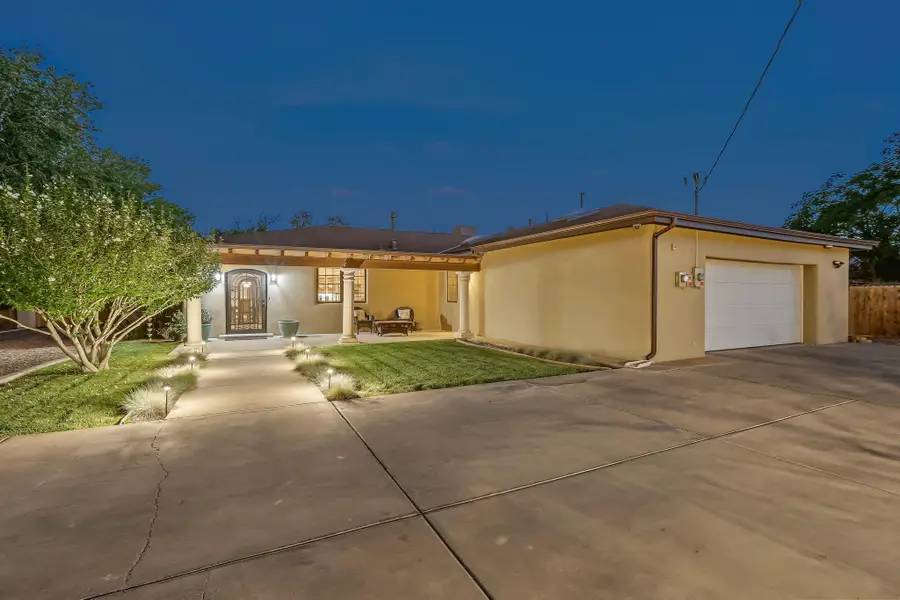 334 Vineyard Road Nw, Los Ranchos De Albuquerque, NM 87107 - #2