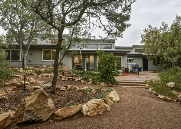6 Oak Place, Cedar Crest, NM 87008