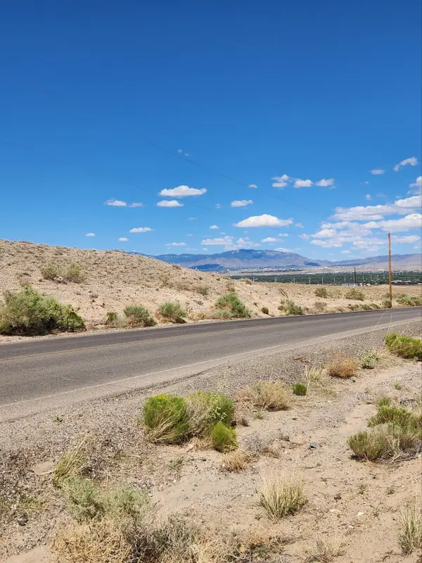 On Pajarito (dfw) Road Sw, Albuquerque, NM 87121