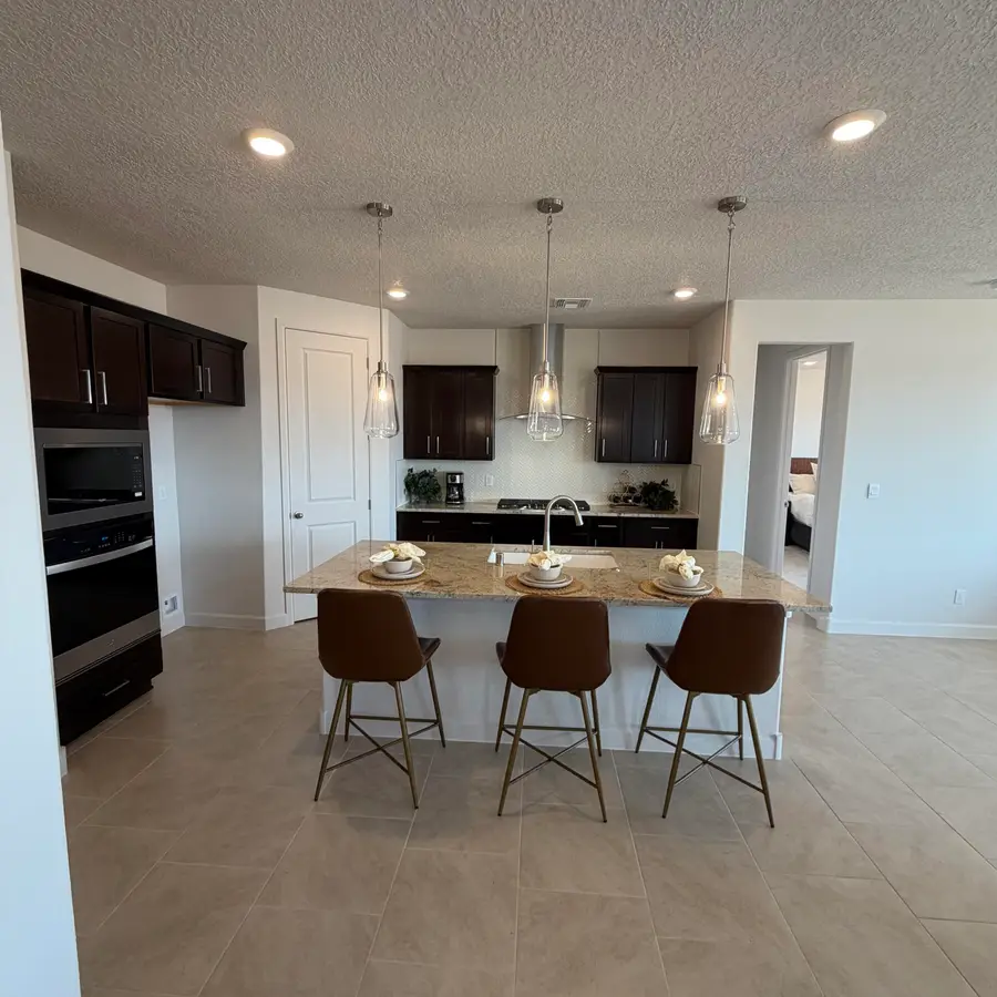 2427 Marble Avenue Ne, Rio Rancho, NM 87144 - #2