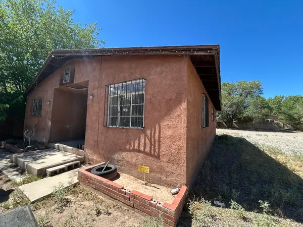 1709 Hooper Road Sw, Albuquerque, NM 87105