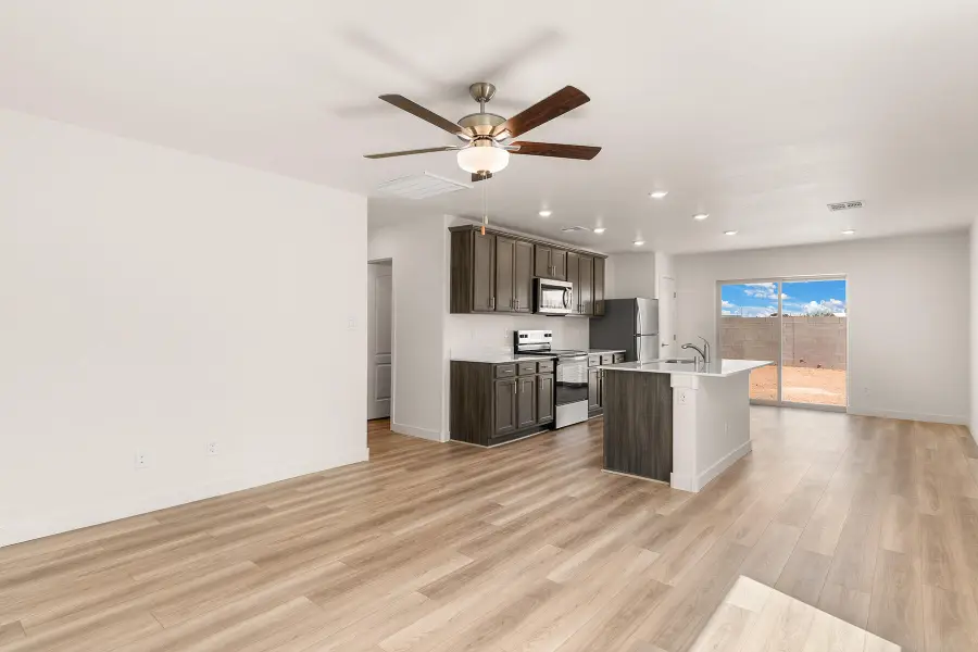 821 Calle De Las Roses, Belen, NM 87002 - #2