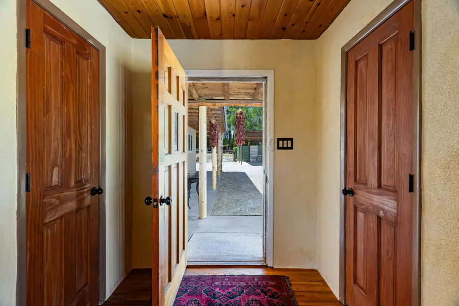 2016 Louise Avenue Sw, Albuquerque, NM 87105 - #3