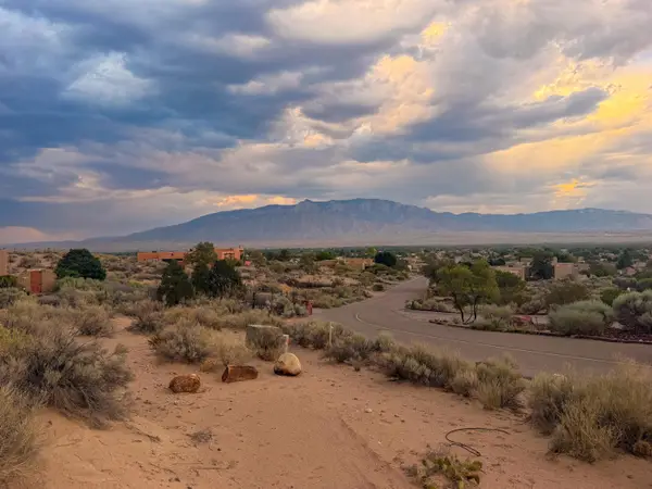 190 Tierra Encantada, Corrales, NM 87048