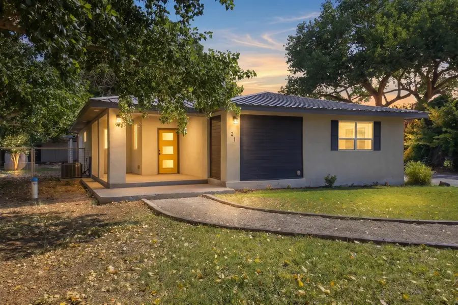 21 Otero Road, Los Lunas, NM 87031 - #3