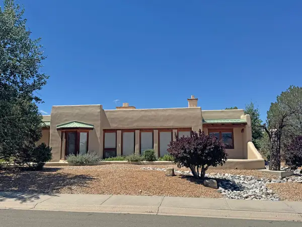 363 Monte Vista Road, Taos, NM 87571