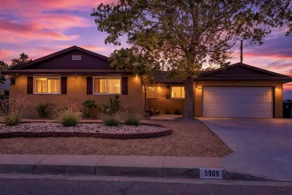 5909 Woodford Drive Ne, Albuquerque, NM 87110