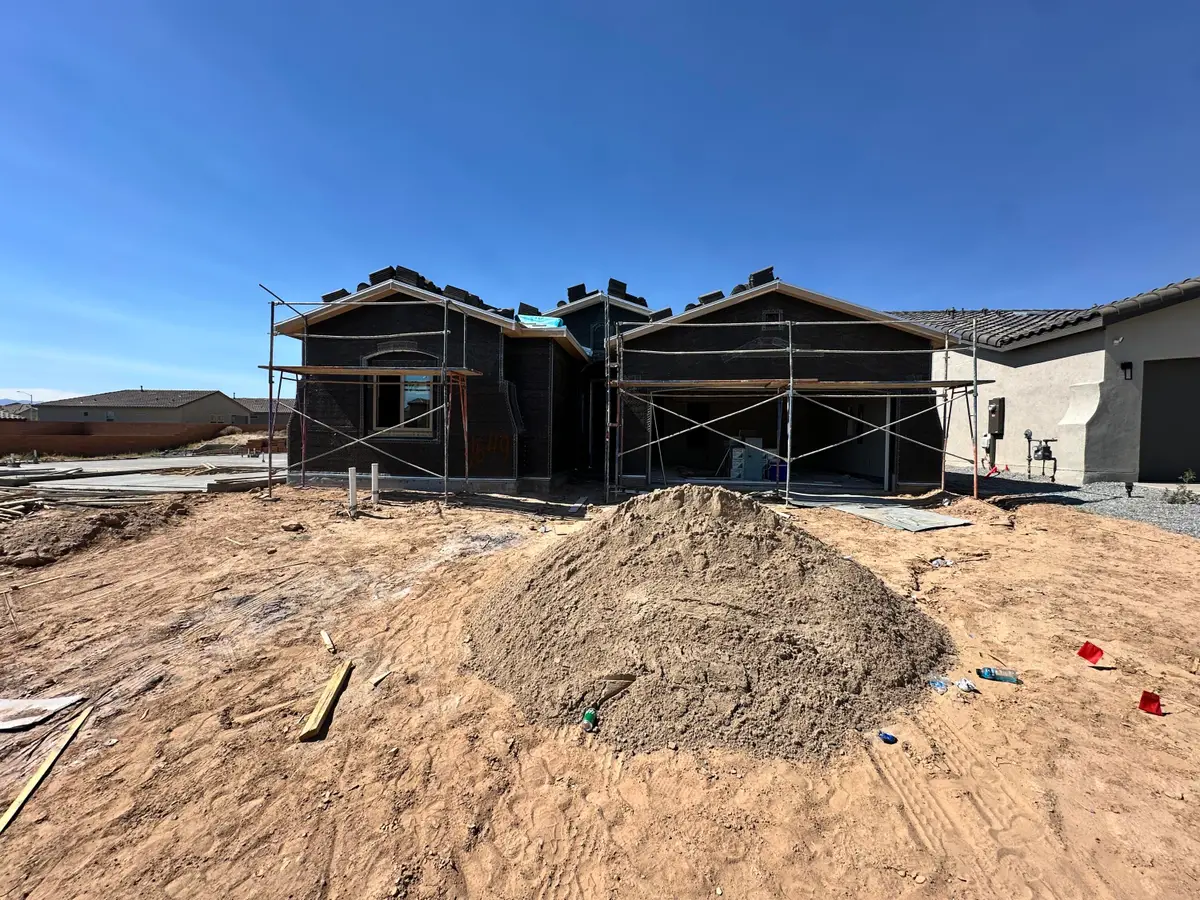 1649 Valle De Colores Street Nw, Los Lunas, NM 87031 - #1