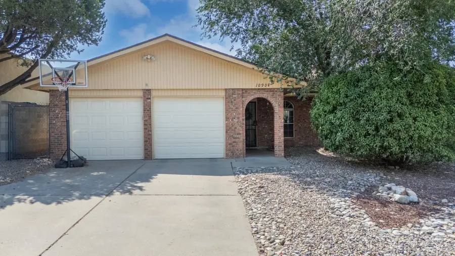 10908 Kielich Avenue Ne, Albuquerque, NM 87111 - #3