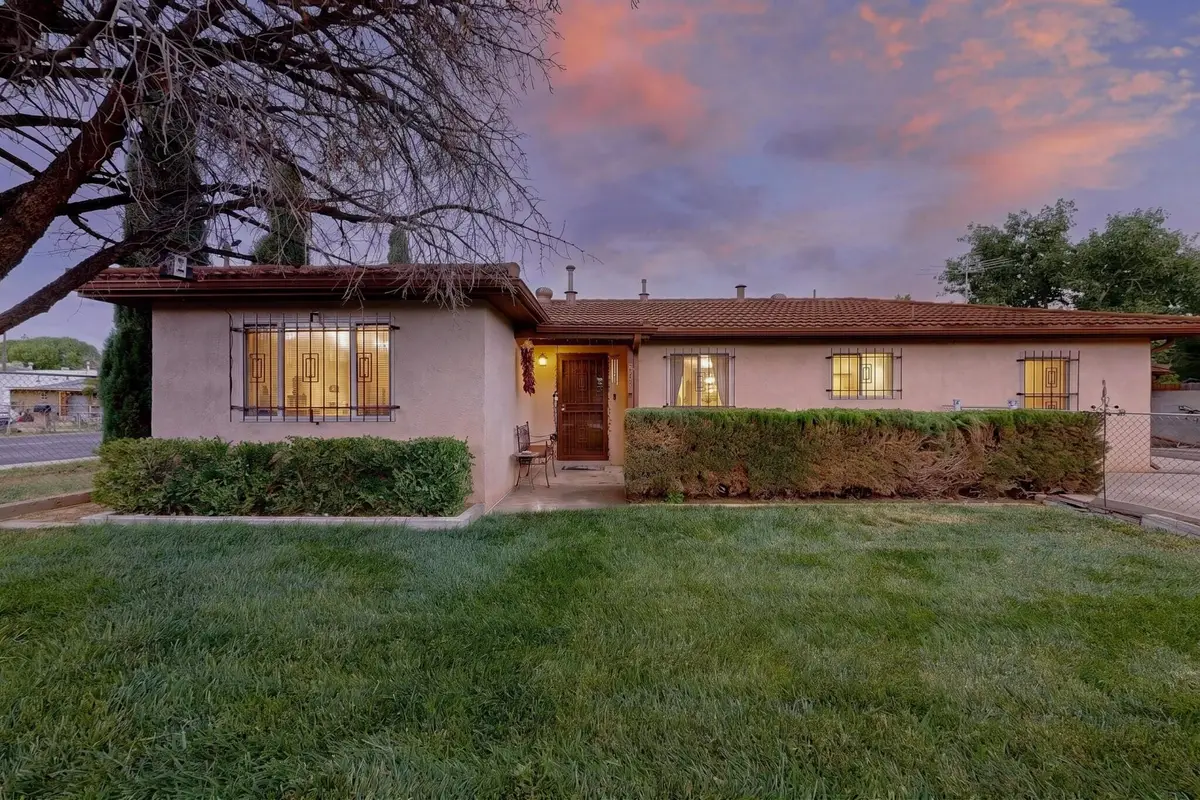 501 Kingsbury Circle Ne, Los Lunas, NM 87031 - #1