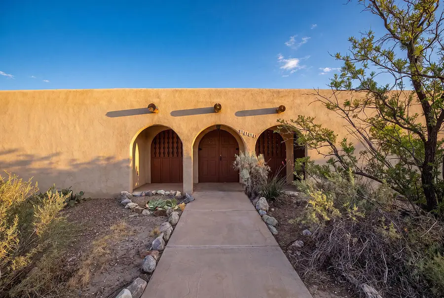14 San Fernando Avenue, Los Lunas, NM 87031 - #2