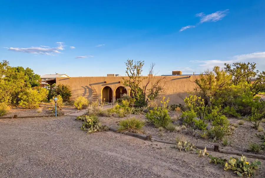 14 San Fernando Avenue, Los Lunas, NM 87031 - #3