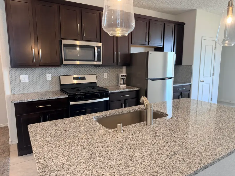1502 Calle Oeste Nw, Los Lunas, NM 87031 - #2