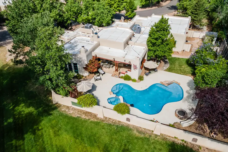 705 Los Prados De Guadalupe Drive Nw, Los Ranchos De Albuquerque, NM 87107 - #2