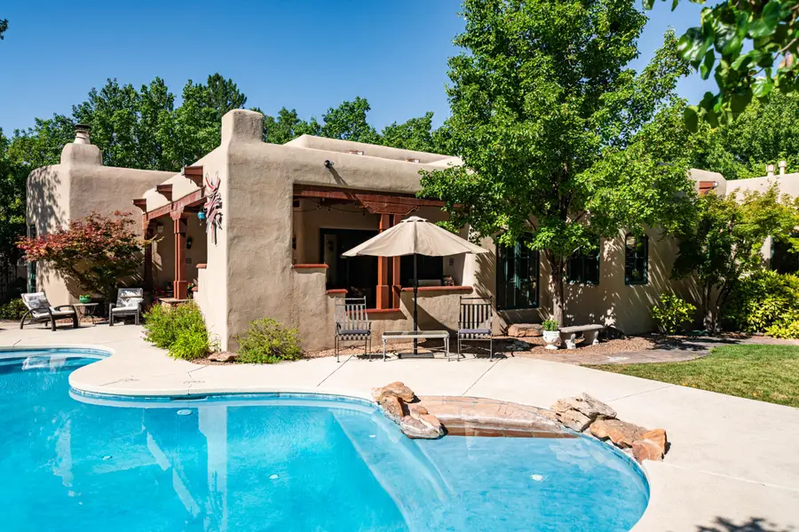 705 Los Prados De Guadalupe Drive Nw, Los Ranchos De Albuquerque, NM 87107 - #3