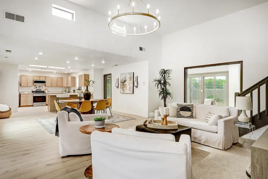 6425 Guadalupe Place Nw, Los Ranchos De Albuquerque, NM 87107 - #2