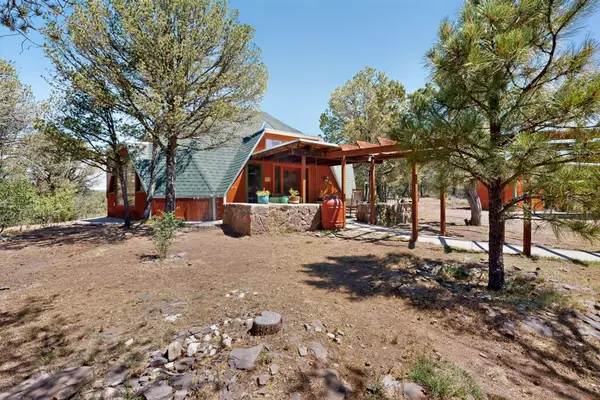61 Coyote Road, Las Vegas, NM 87701