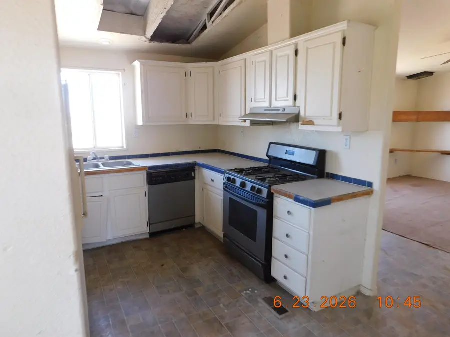 673 Meadowlake Road, Los Lunas, NM 87031 - #2