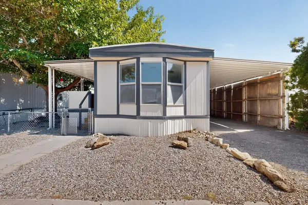 8405 Hager Avenue Se, Albuquerque, NM 87108