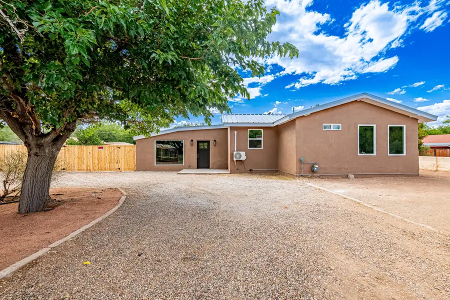 6667 Elwood Drive Nw, Los Ranchos De Albuquerque, NM 87107 - #2