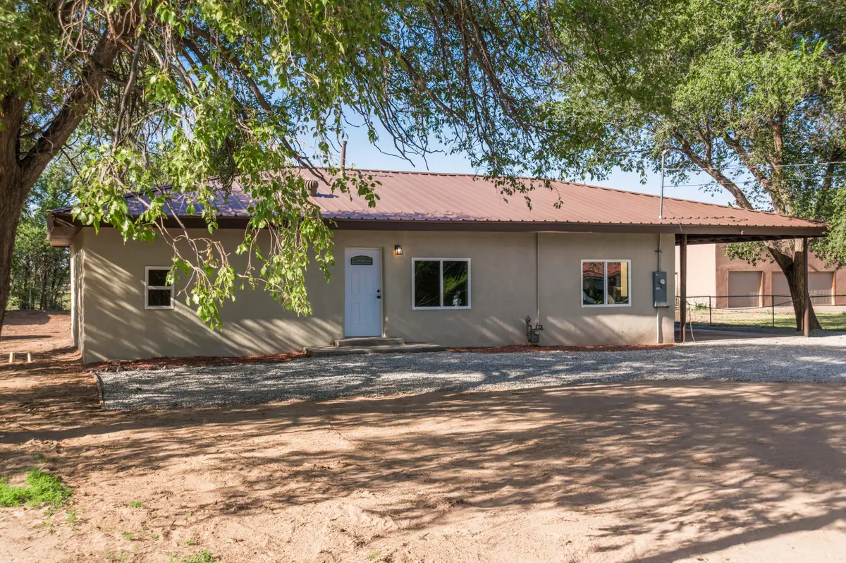 2008 Le Avenue Sw, Albuquerque, NM 87105 - #1