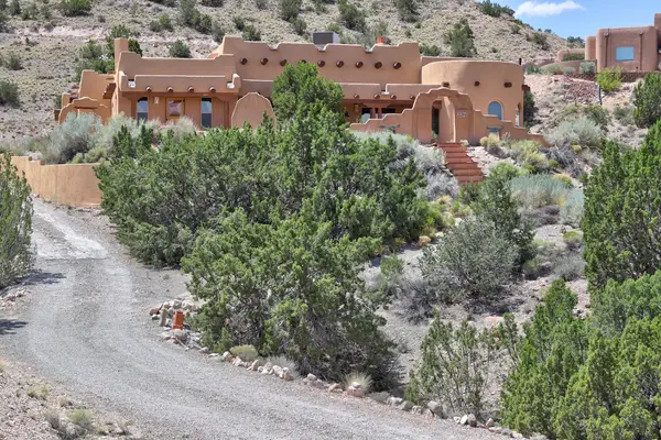 90 Homesteads Road, Placitas, NM 87043