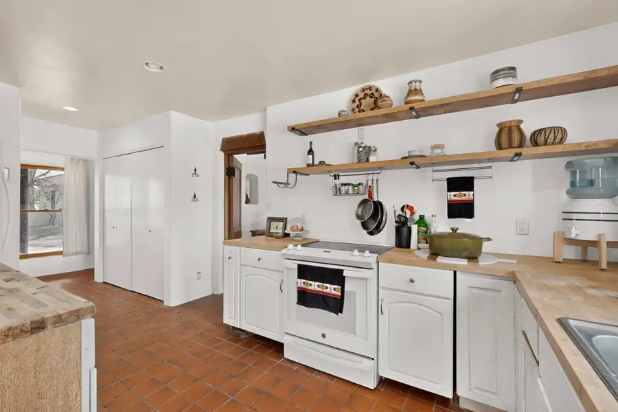 1330 Lakeview Road Sw, Albuquerque, NM 87105 - #3