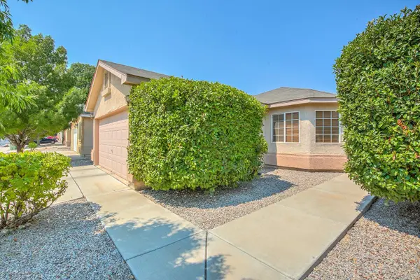 8401 Vista Chamisa Lane Sw, Albuquerque, NM 87121