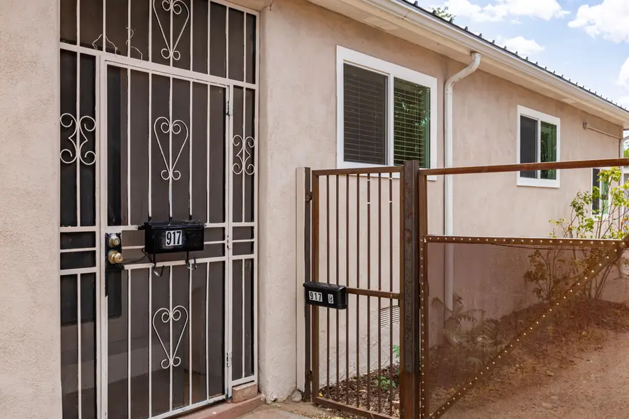 917 8th Street Sw, Albuquerque, NM 87102 - #3