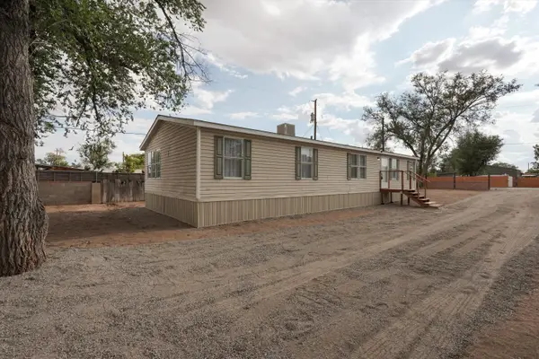 2106 Perry Road Sw, Albuquerque, NM 87105