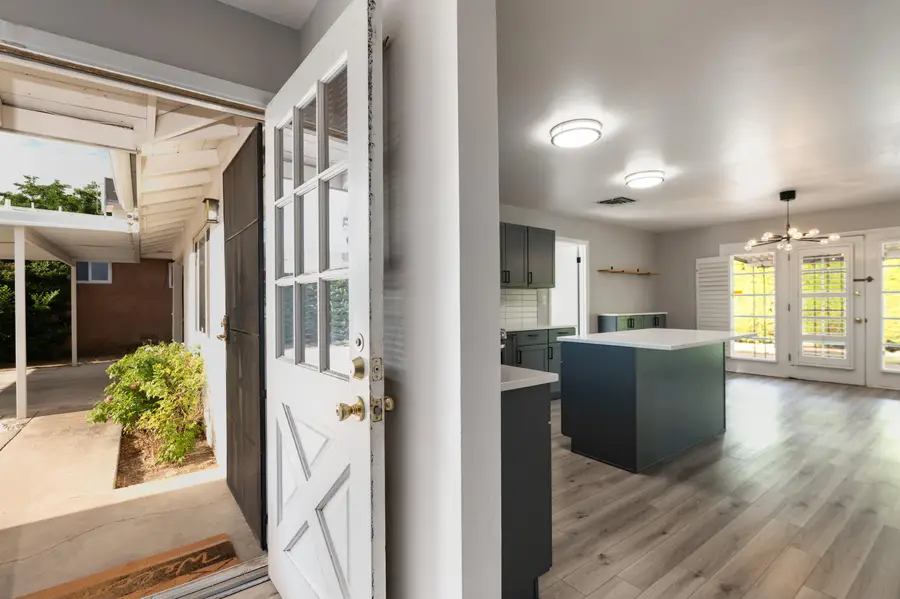 3413 Florida Street Ne, Albuquerque, NM 87110 - #2