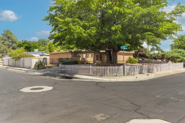 10528 Princess Jeanne Avenue Ne, Albuquerque, NM 87112