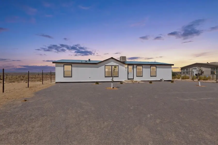 517 E First Street Ne, Rio Rancho, NM 87124 - #2