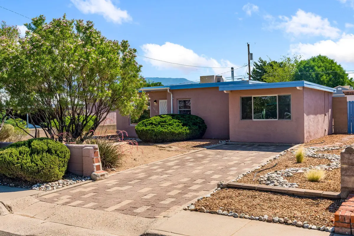 2824 Manzano Street Ne, Albuquerque, NM 87110 - #1