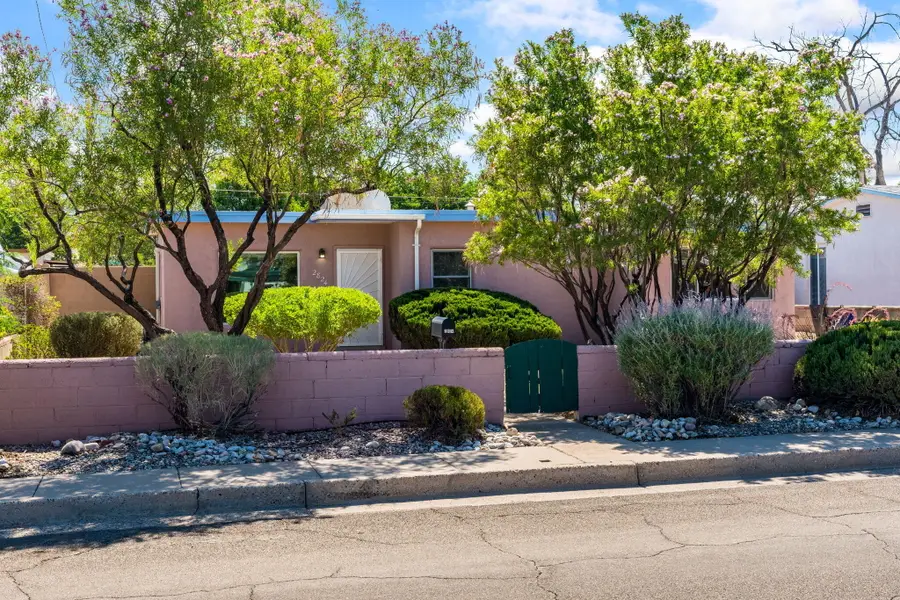2824 Manzano Street Ne, Albuquerque, NM 87110 - #2