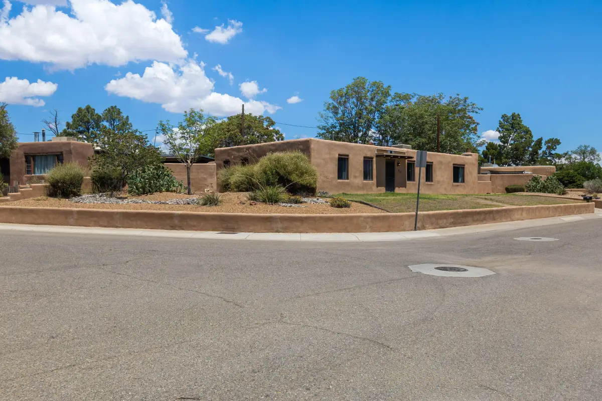 815 Rio Vista Circle Sw, Albuquerque, NM 87105 - #1