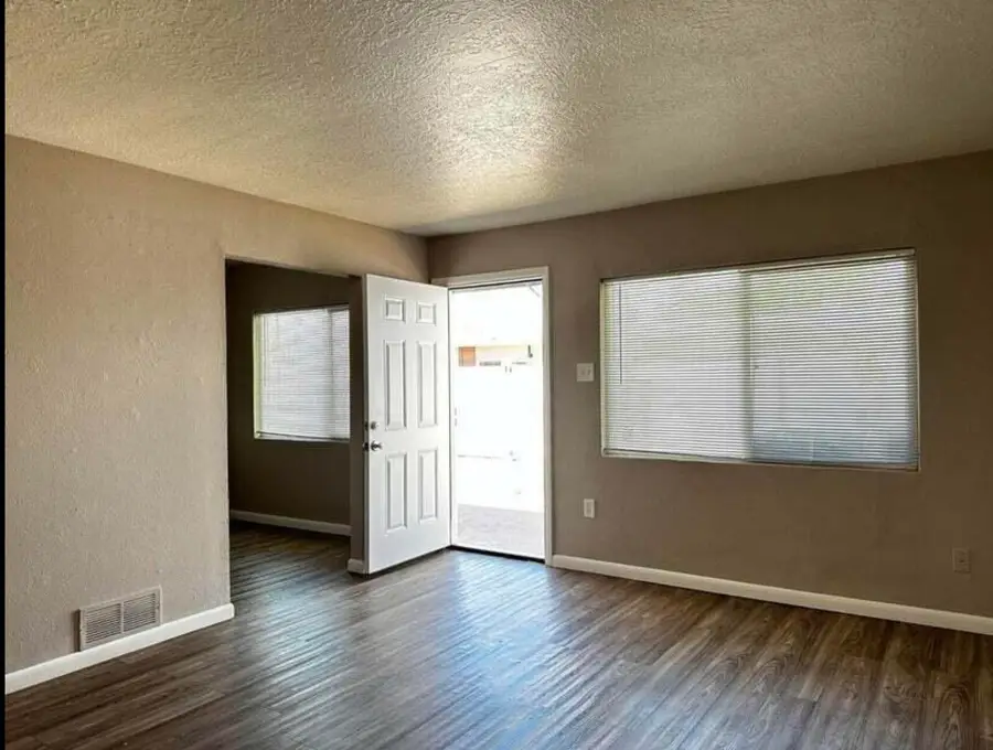 308 Charleston Street Ne, Albuquerque, NM 87108 - #3