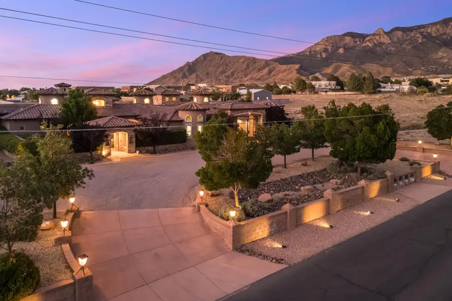 8801 Glendale Avenue Ne, Albuquerque, NM 87122 - #2
