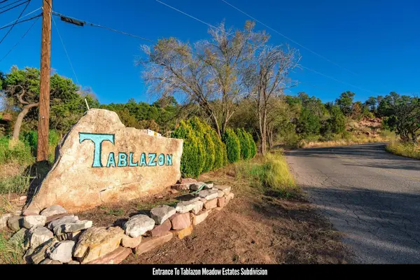 8 Tablazon Valley Drive, Tijeras, NM 87059