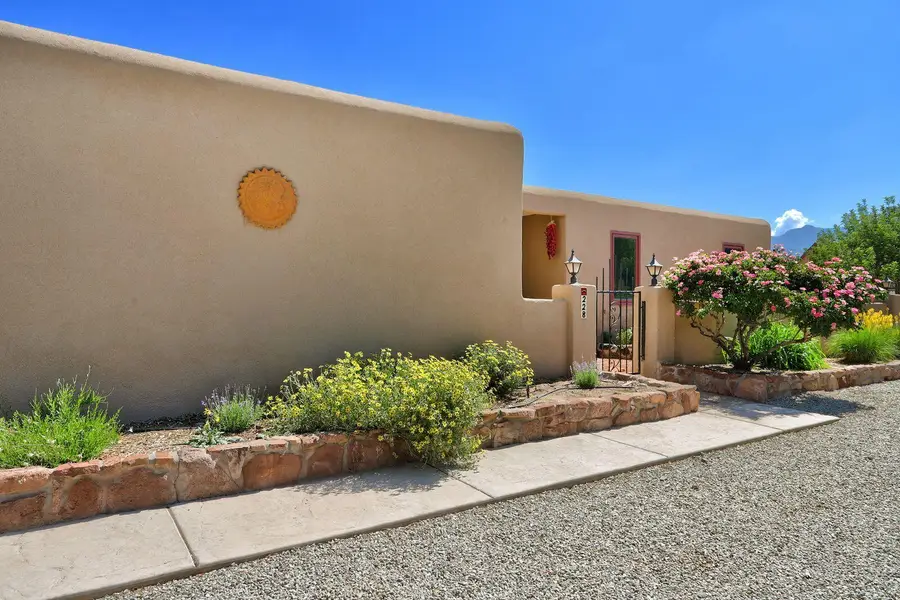228 Los Manzanos Road, Corrales, NM 87048 - #2